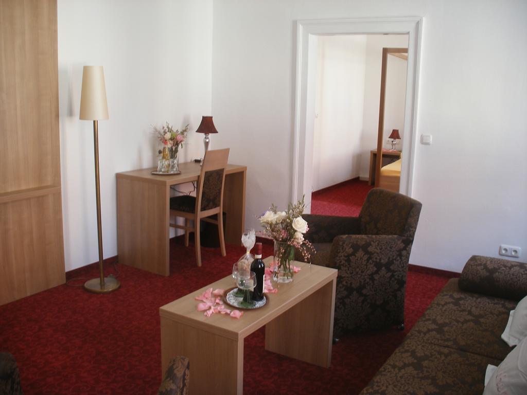 רוטנבורג אוב דר טאובר Boutiquehotel Goldene Rose - Self-Check-In מראה חיצוני תמונה